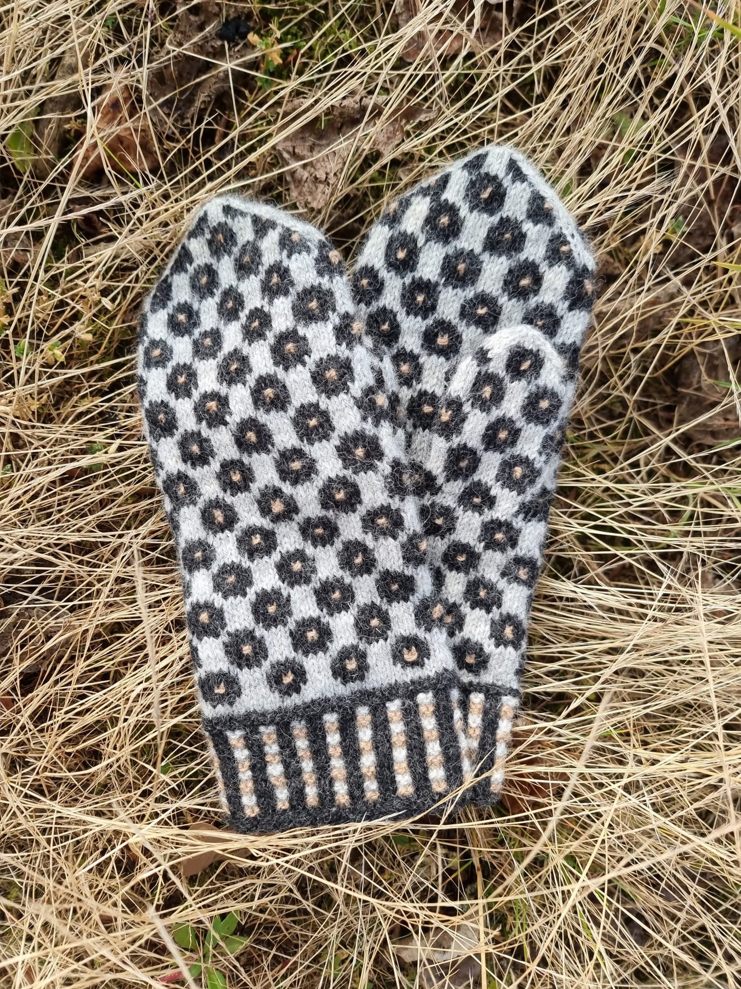 Wool mittens "Autumn"
