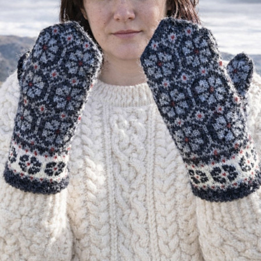 LATVIAN FOLK SONG MITTENS – Knitting Pattern