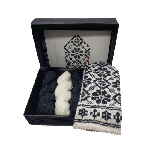 Knitting kit "Latvian Gray 10"