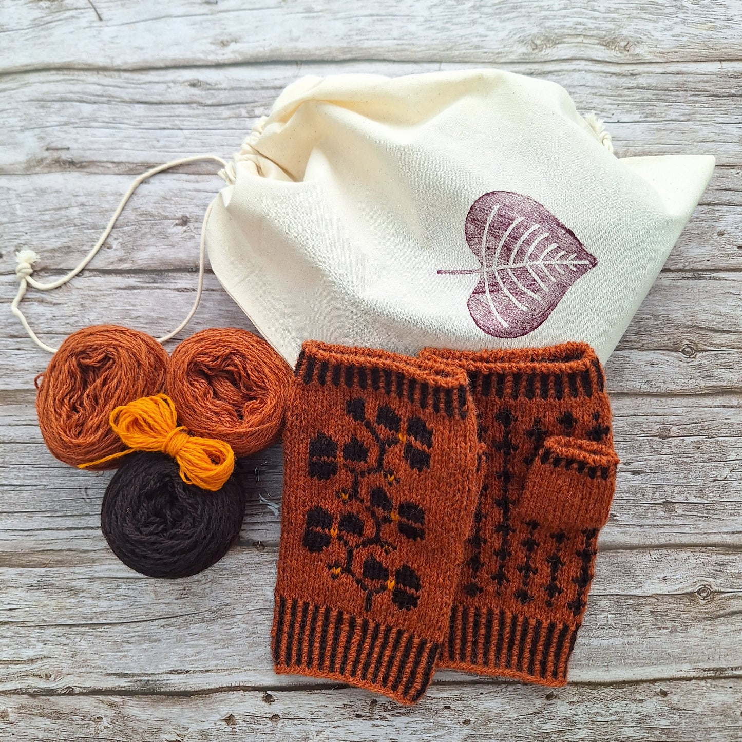 COPPERWOOD Fingerless Gloves Knitting Kit