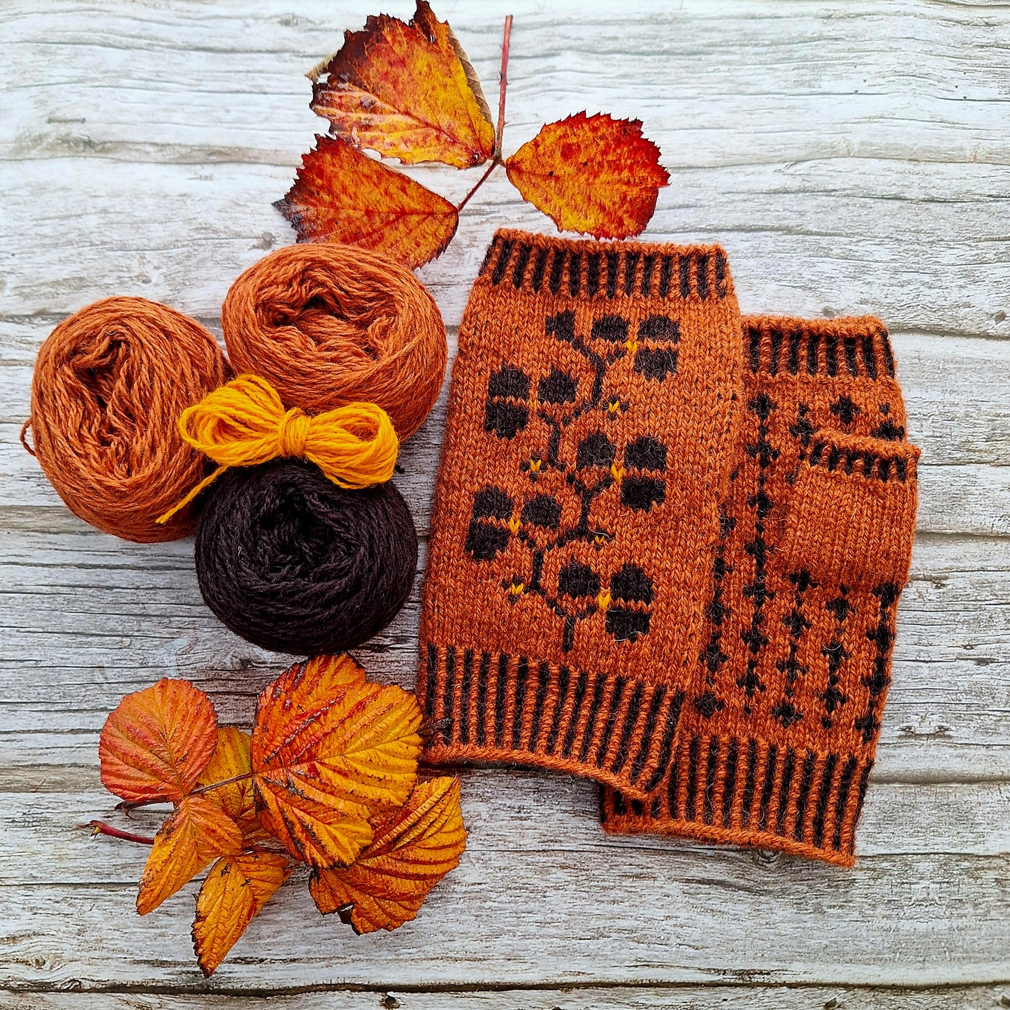 COPPERWOOD Fingerless Gloves Knitting Kit