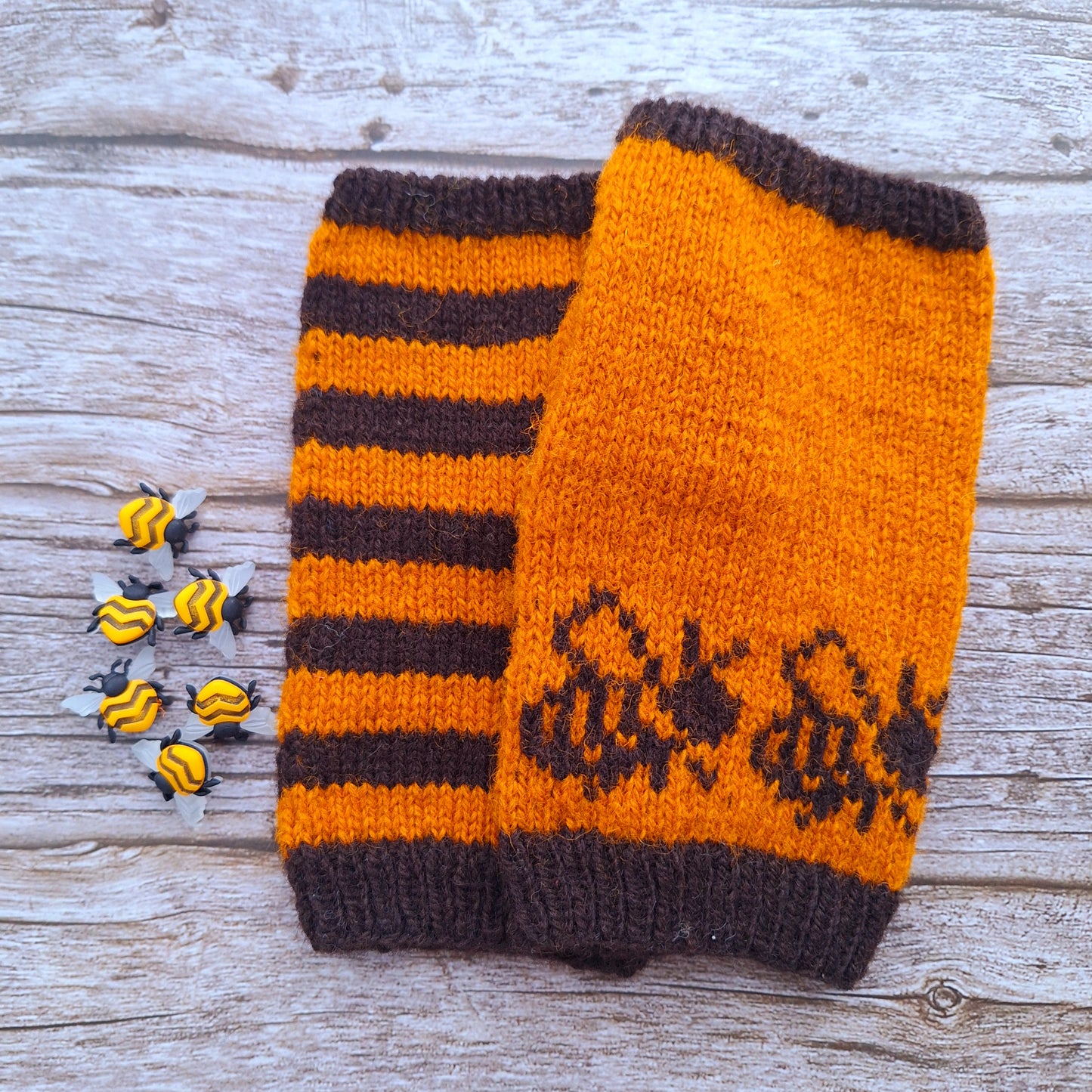 BEES  Fingerless Gloves Knitting Kit =