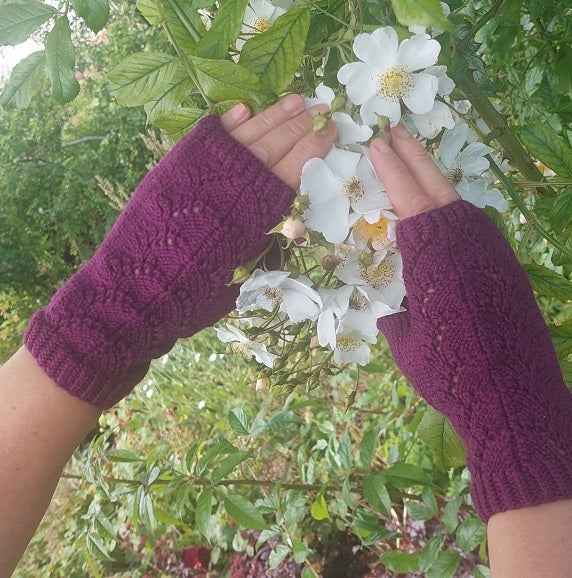 Fingerless gloves "Purple lace"