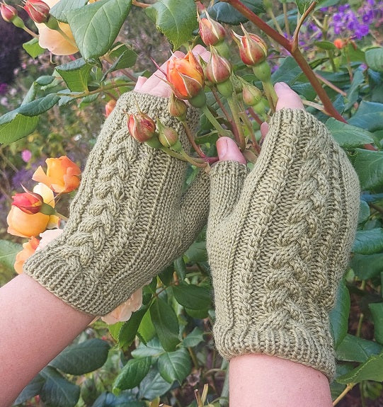 Fingerless gloves "Knitted braid"