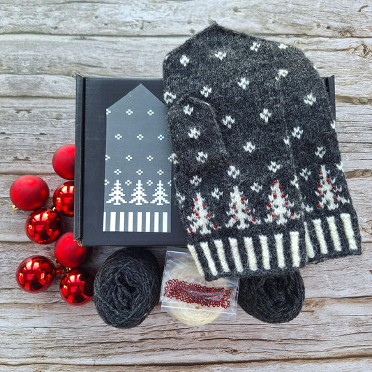 CHRISTMAS TREE Mittens Knitting Kit