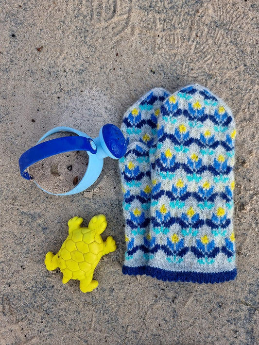 Wool mittens "Flowers in blue and yellow"