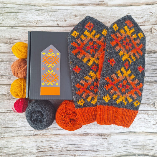 Little Oak Tree Mittens Knitting Kit